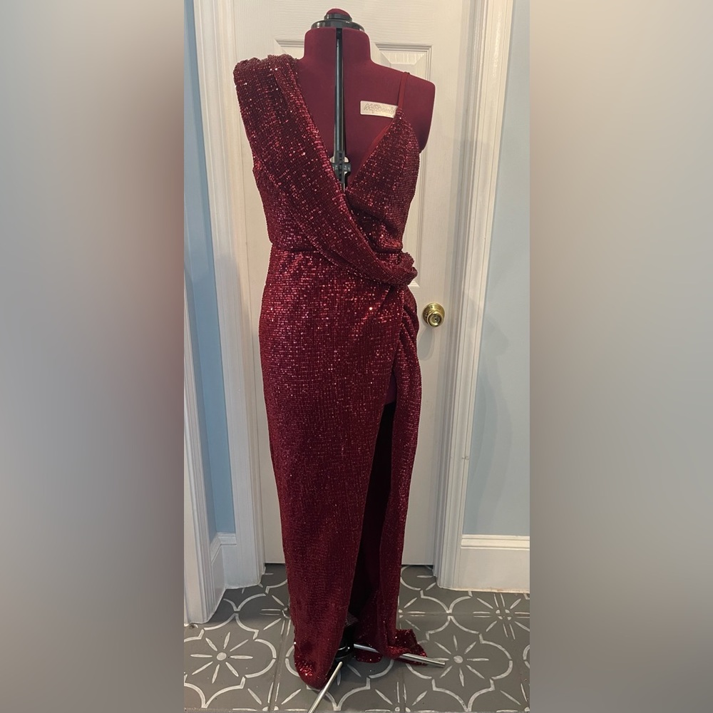 Gorgeous burgundy sequin low cut neck maxi formal dress with high slit